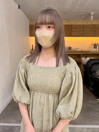 セミロング カラー 顔周りレイヤー/韓国 ブリーチminamiのヘアスタイル