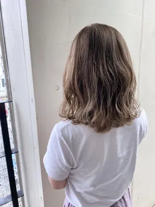 セミロング カラー 進 詩織のヘアスタイル