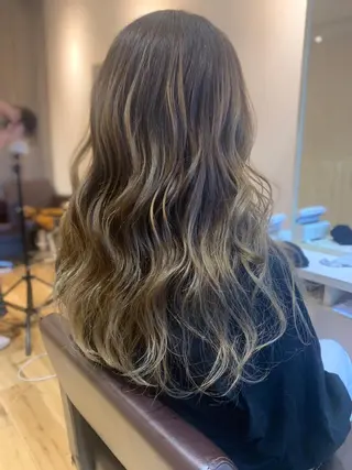 ロング カラー 透け感✨ダメージレス カラーHana🤍のヘアスタイル