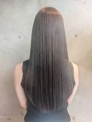 ロング 岩田 綾見のヘアスタイル