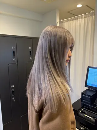 セミロング カラー 中川 蓮のヘアスタイル