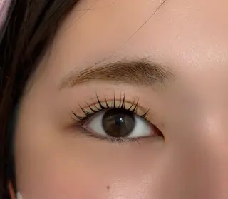 マツエク・マツパ eye lash  Lucia 難波所属・ひらおか ういの眉毛・アイブロウイメージ
