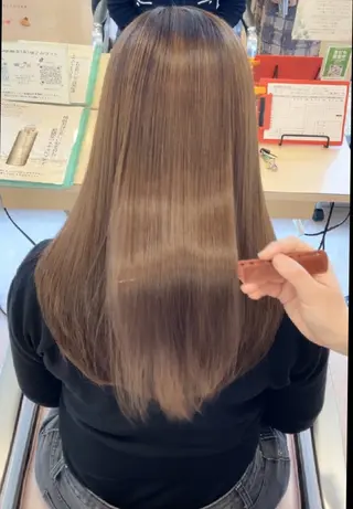 セミロング 鈴木 優里花のヘアスタイル