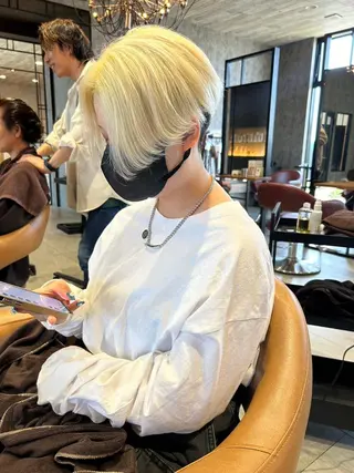 カラー セミロング ヘアアレンジ シャドールーツ earth　深川愛実のヘアスタイル