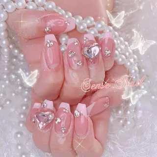 ネイル セミロング 🦋 Queenieのネイルデザイン