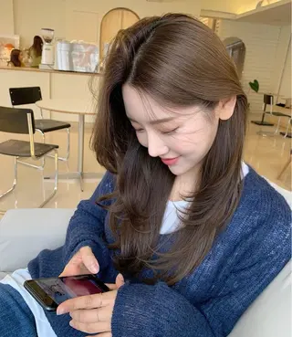 ロング カラー nonoka オリーブ/レイヤーのヘアスタイル