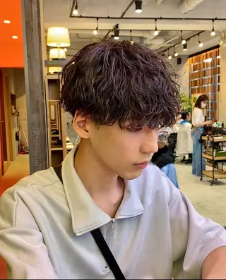 ショート パーマ メンズ 縦落ちパーマ 西條真治のヘアスタイル