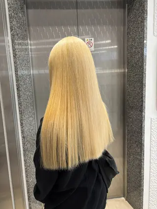 ロング カラー 🖤ハイトーン× レイヤー🖤SARAのヘアスタイル