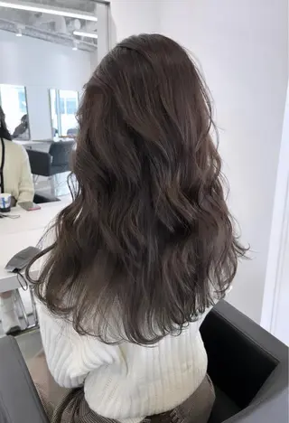 ロング karin💋海外 バタフライカットのヘアスタイル