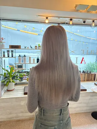 カラー エクステ ハイトーン 💭黒崎ハルカのヘアスタイル