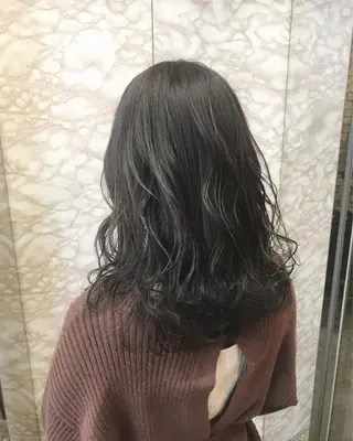 ミディアム カラー 🉐レイヤー/塩見 弘樹🉐渋谷のヘアスタイル