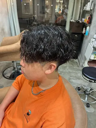 ミディアム パーマ 秋葉 玲唯のヘアスタイル