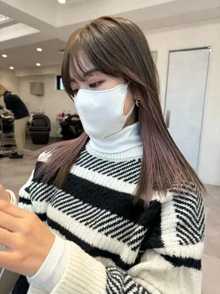 セミロング 切りっぱなしボブイヤ リングカラー清水隆央のヘアスタイル