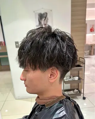 カラー パーマ メンズ ユージ ✂︎ パーマ＆ハイトーンのヘアスタイル