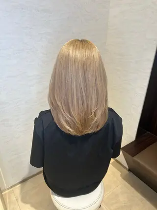 ミディアム TAYA東急百貨店吉祥寺店所属・カタイ ナギサのヘアスタイル