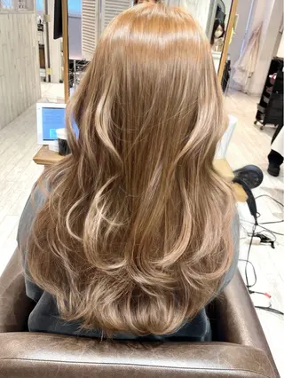 ロング カラー レイヤーカット ✨️進藤ひかりのヘアスタイル