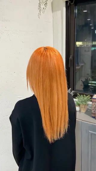 ロング カラー センターパート/眉毛 メンズカットNEXTのヘアスタイル