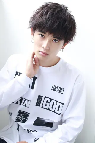 ショート カラー パーマ メンズ 赤み消し🌿 透明感カラー🫧のヘアスタイル