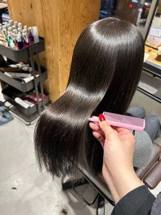 カラー Sakura / Fier umedaのヘアスタイル