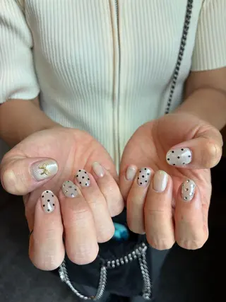ネイル 13日3980円‼️ マグもデザインも◎のネイルデザイン