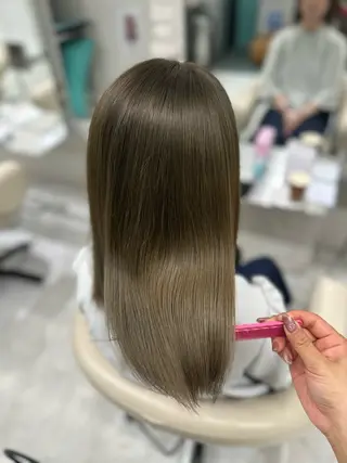 ミディアム カラー LeeHorie MIUのヘアスタイル