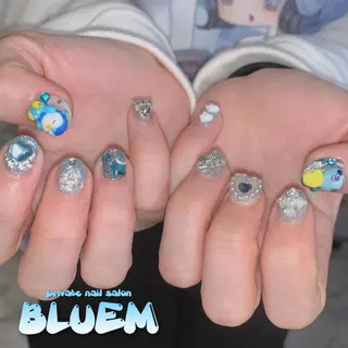 ネイル BLUEM なな🐶のネイルデザイン