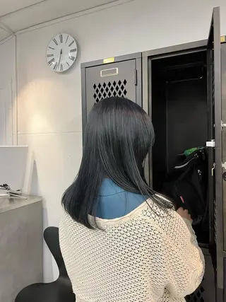 ミディアム INORI /フェイスレイヤーのヘアスタイル