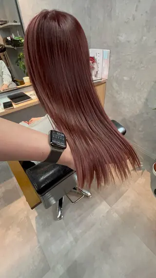 ロング motoトップカラー リスト/ブリーチカラのヘアスタイル