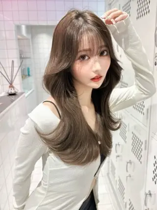 ロング 前川薫子🌙艶カラー 🩶レイヤーカットのヘアスタイル