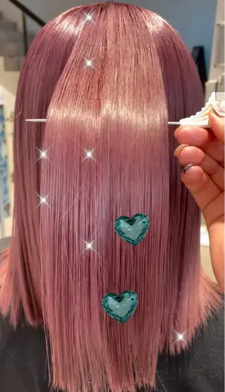 カラー 🎀ボブ+ハイトーン シュカ👶🏻のヘアスタイル