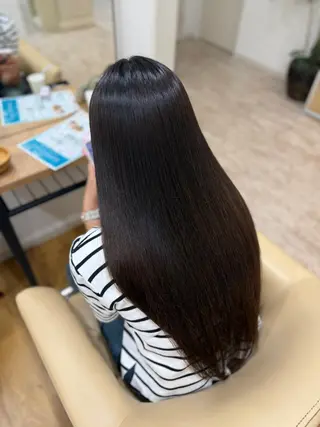 ロング 黒地 陽菜のヘアスタイル