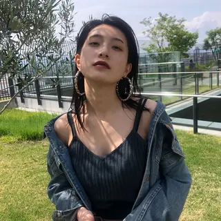 セミロング カラー オカモト ミユウのヘアスタイル