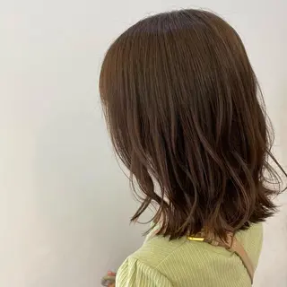 セミロング カラー Uni.(ユニ)所属・渡邊 唯のヘアスタイル