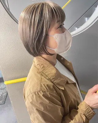 ショート カラー pole/apartment所属・💓パーマ，💗 レイヤーカットのヘアスタイル