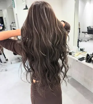 カラー YUDAIブリーチ• カラー/心斎橋•難波のヘアスタイル