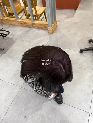 ロング ブリーチなしカラー /ベージュカラーのヘアスタイル