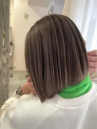 ミディアム カラー fio マナミのヘアスタイル