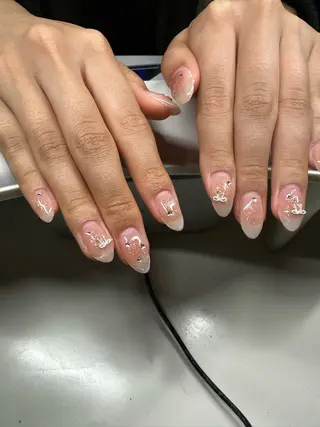 ネイル Sawa ︎︎𓂃⟡.·のネイルデザイン