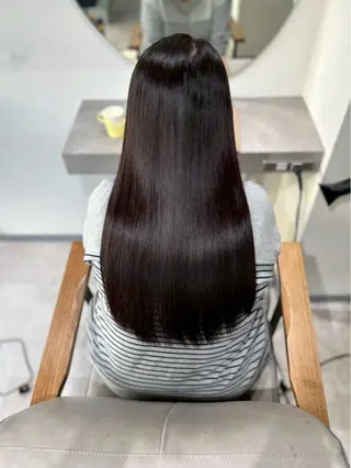 ロング 白髪ぼかし、縮毛矯正 長嶋零のヘアスタイル