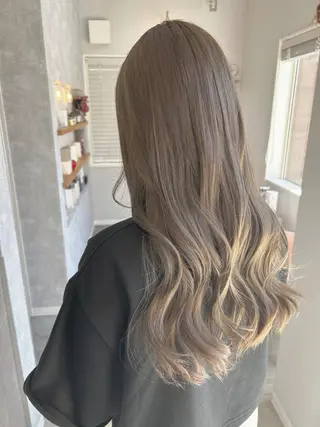 ロング PACE所属・ayumi ／透明感カラーのヘアスタイル