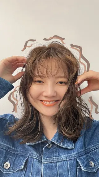 セミロング カラー パーマ 阿久津真衣 似合わせカットのヘアスタイル