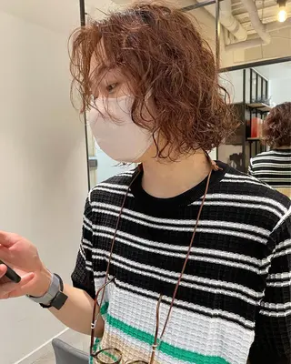 ミディアム パーマ メンズ Loom.所属・村上雅人 ナチュラルモードのヘアスタイル