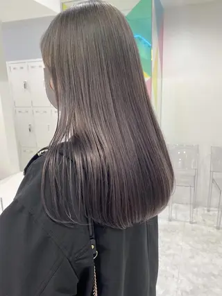 カラー ロング 韓国レイヤー🕊️ 柔らかベージュ🧸のヘアスタイル