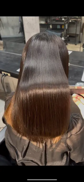 ロング 溝渕朋也 /髪質改善ストレートのヘアスタイル