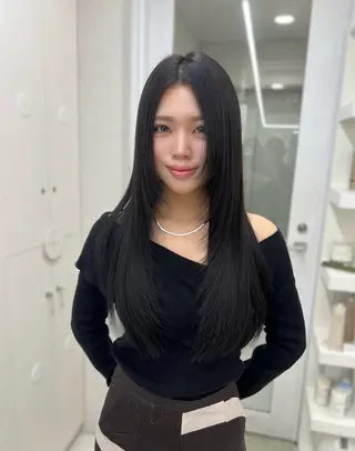 ロング カラー GAGA所属・GAGA AMIKAのヘアスタイル