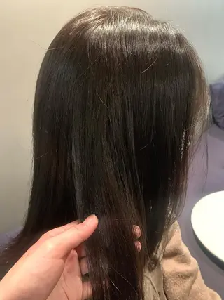 セミロング パーマ NERO 眞下秋歩のヘアスタイル