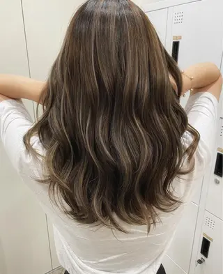 ロング カラー パーマ ヘアアレンジ メンズ キッズ ネイル マツエク・マツパ ハイライト、レイヤー カット/西梅田/中西のヘアスタイル