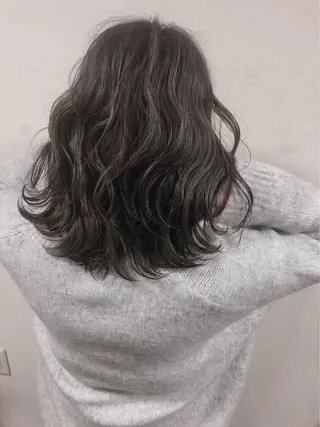 ミディアム ヘアーズベリー 藤本のヘアスタイル