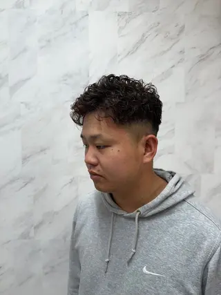 ショート パーマ メンズ 豊崎 織伽のヘアスタイル