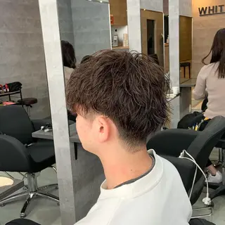 メンズ _WHITE所属・ダウンパーマ 曲がる縮毛矯正のヘアスタイル